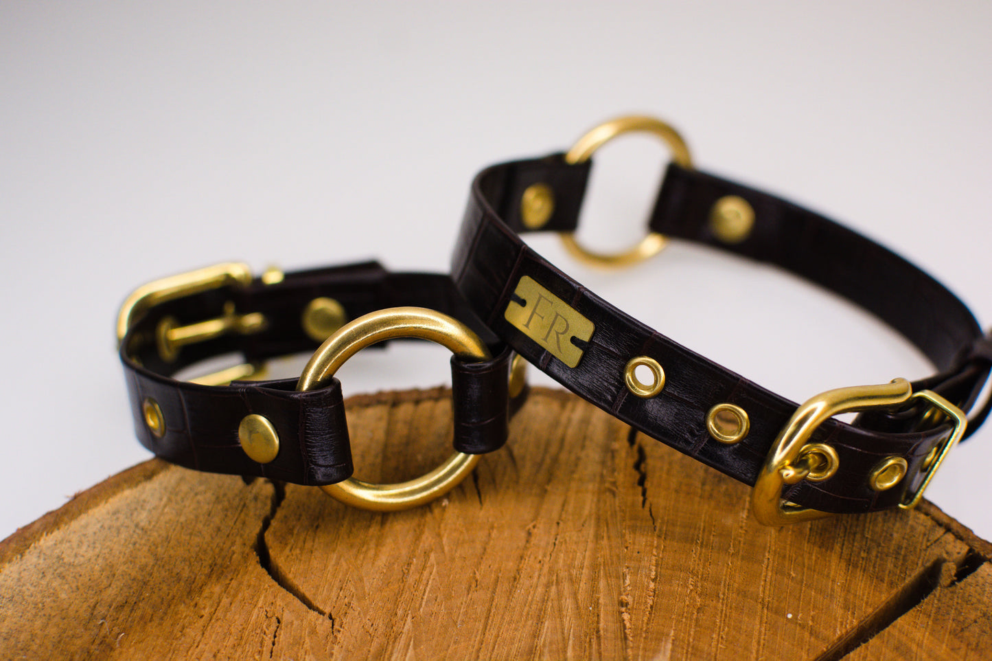 Recycling BDSM Halsband Armband Set von Frivol Sextilien