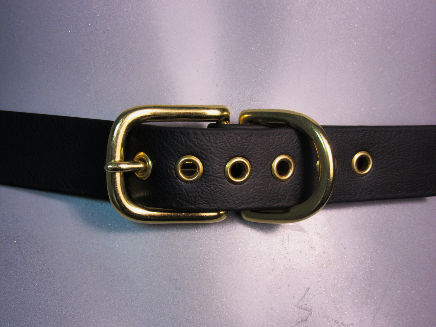 Veganer BDSM Oberkörper Harness Anna gold von Frivol Sextilien